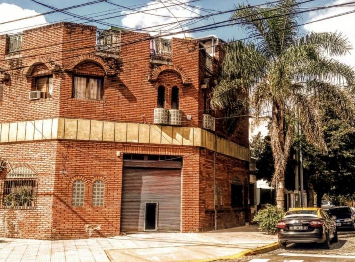 Casa · 200m² · 9 Ambientes
