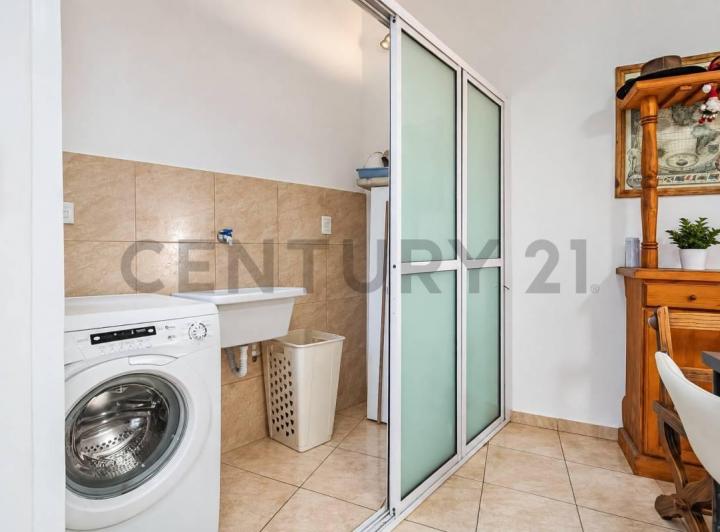 Casa · 124m² · 6 Ambientes · 1 Cochera
