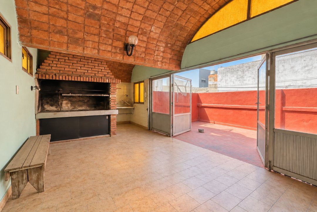 PH EN VENTA LANUS ESTE CON TERRAZA Y QUINCHO