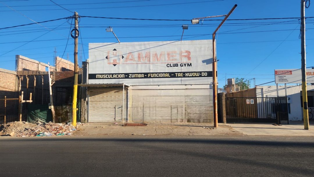 ALQUILER GALPÓN SOBRE AV BENAVIDEZ. 570 M2.CHIMBAS