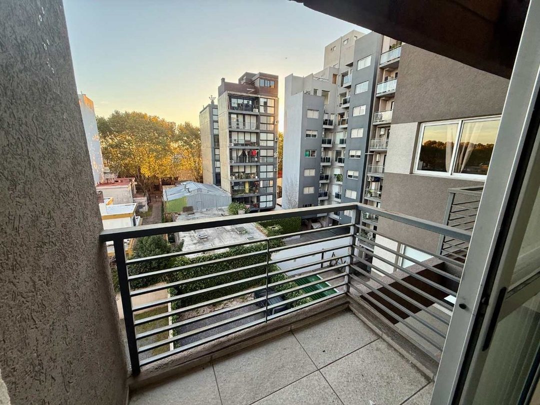 VENTA MONOAMBIENTE MORON BALCON VISTA ABIERTA