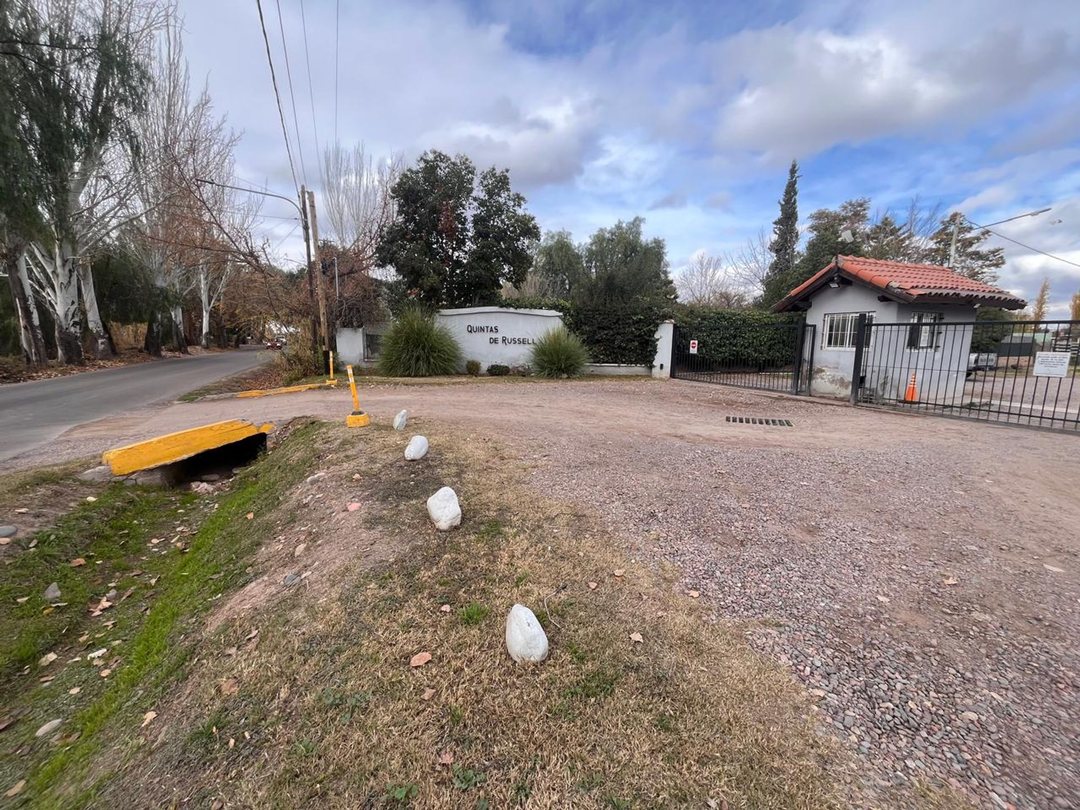 VENTA DE LOTE BARRIO QUINTAS DE RUSSEL- MAIPU