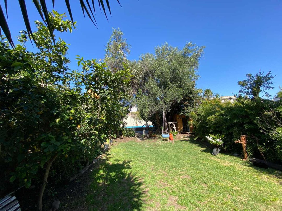 VENTA CASA 4 AMBIENTES + DEPTO 2 AMB SAN MARTIN