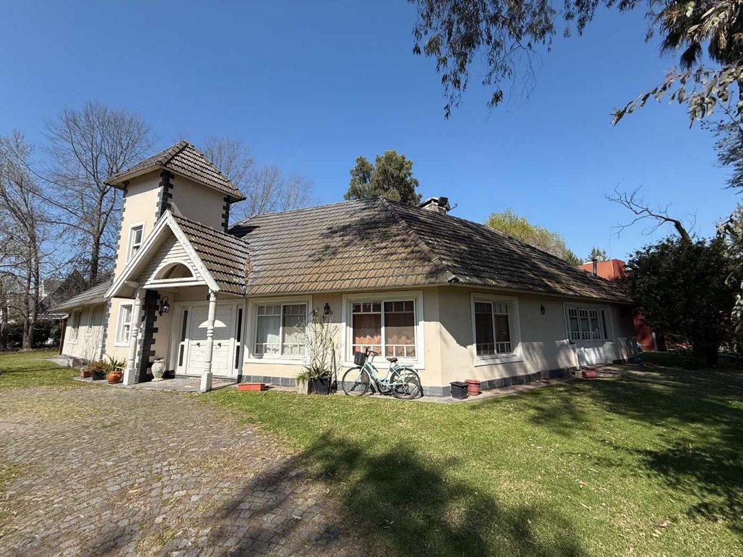 VENTA CASA 5 AMBIENTES EL PARAISO GUERNICA