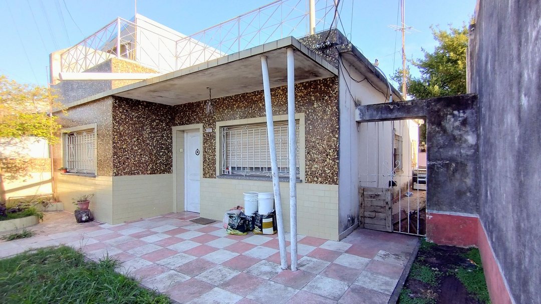 VENTA CASA 3 AMB VILLA LUZURIAGA JARDIN CREDITO