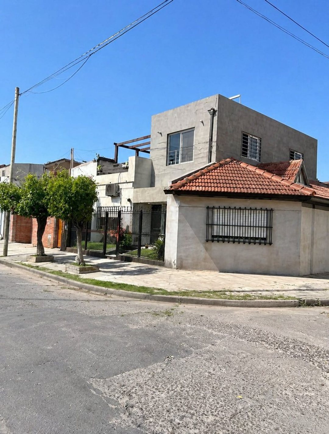 VENTA CASA 4 AMBIENTES REFACCIONADA  LA MATANZA