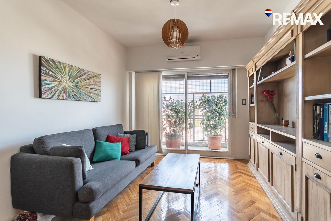 Depto en venta 3 amb. con balcón, vista abierta.