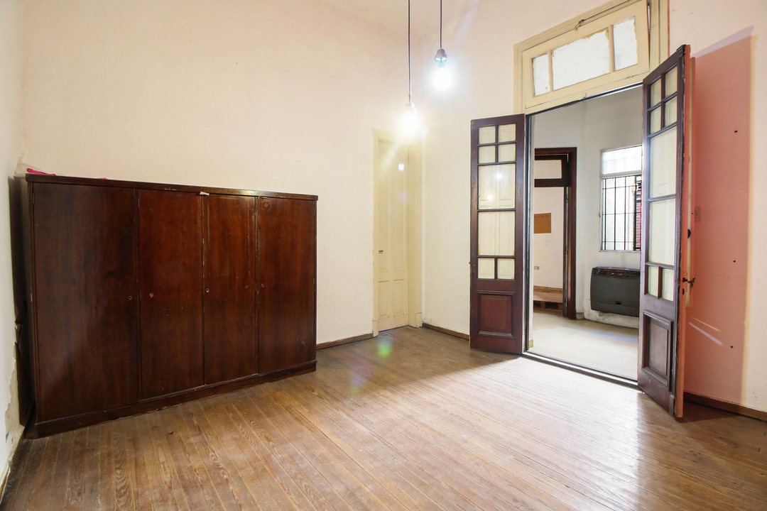 VENTA PH 4 AMBIENTES CON PATIO - LOMAS DE ZAMORA