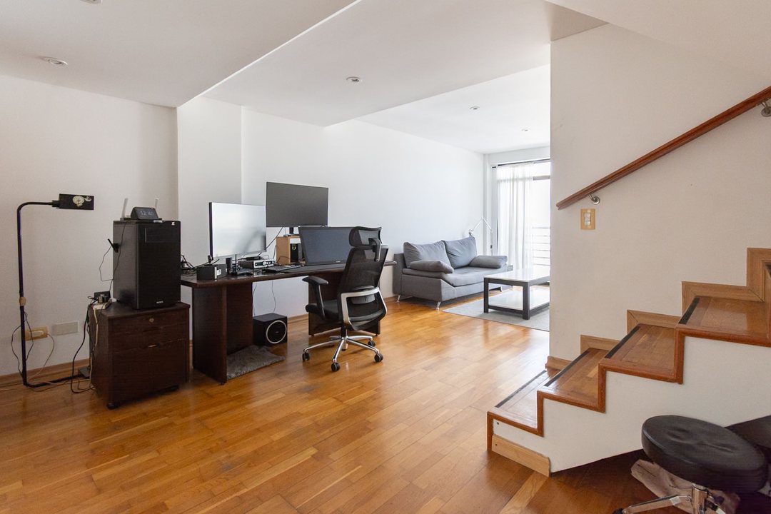 VENTA SEMIPISO 4 AMBIENTES EN OLIVOS, C/COCHERA