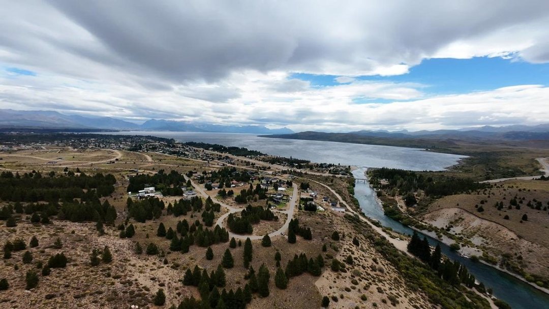 Exclusivo lote en Girasoles del Limay