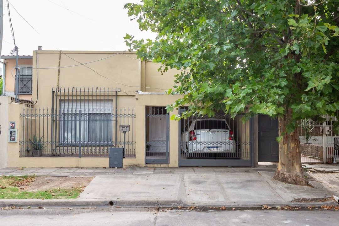 VENTA CASA 3 AMB EN CASTELAR - PERMUTA