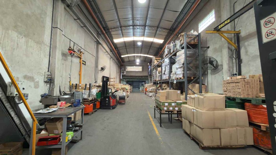 VENTA GALPON INDUSTRIAL 400M CUBIERTOS EN CASEROS