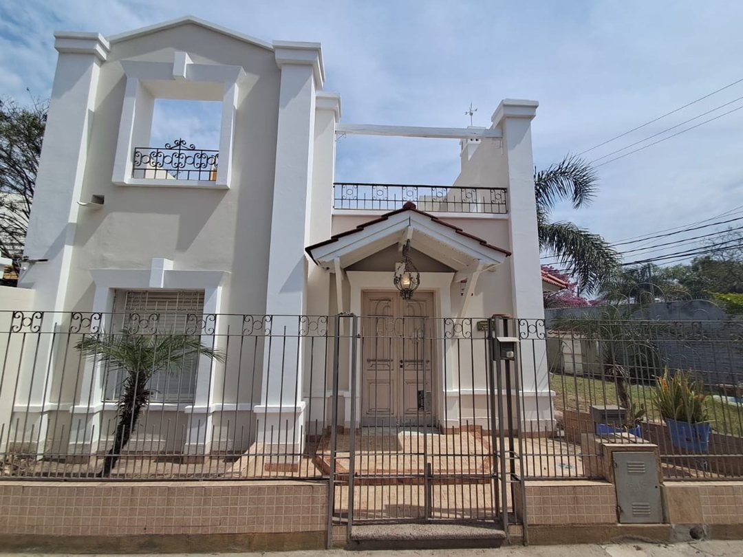 VENTA CASA 3 DOR - BARRIO  JARDIN -SAGO DEL ESTERO
