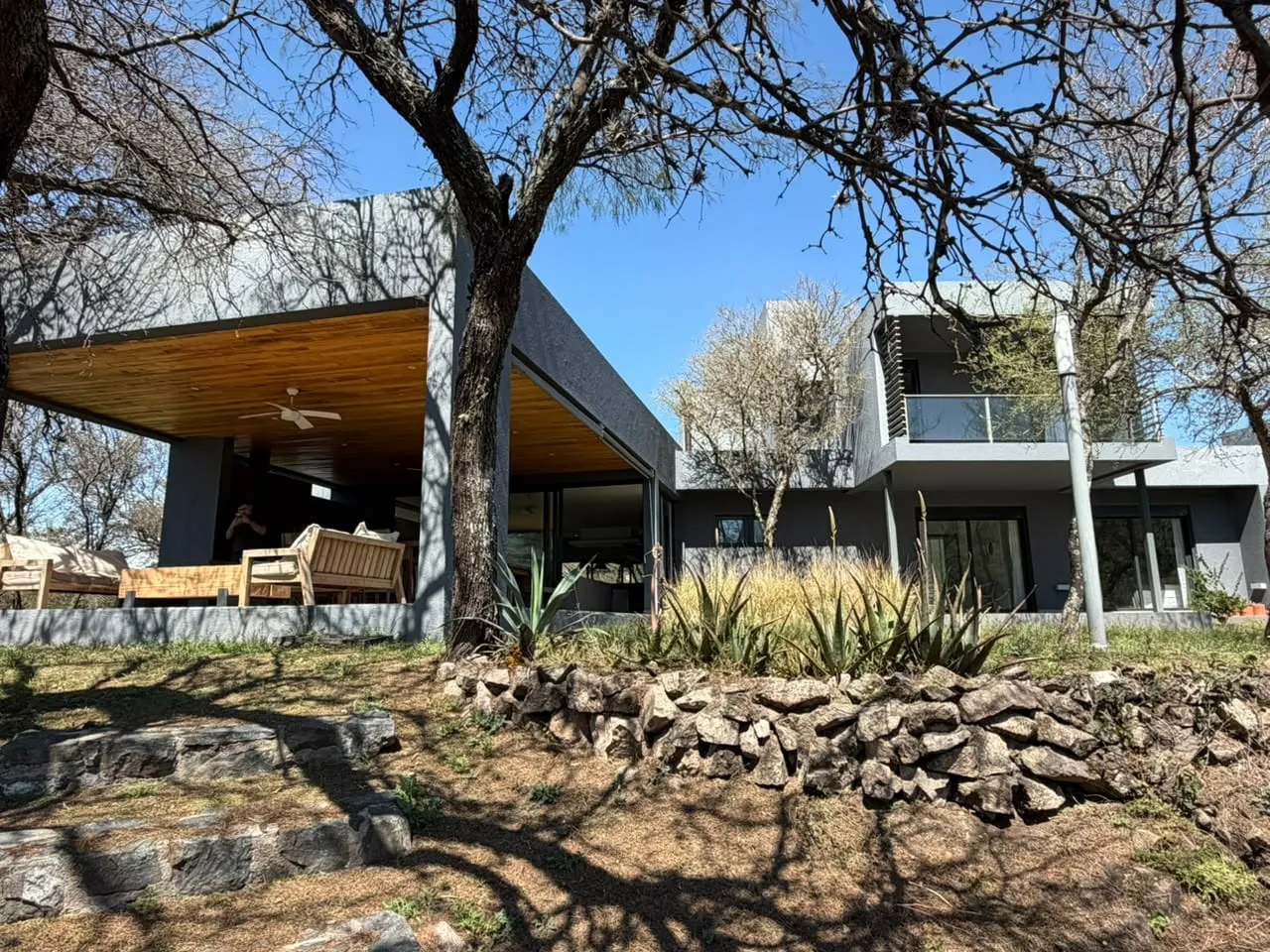 CASA PREMIUM EN LAS SIERRAS DE CORDOBA CON BAJADA AL RIO, PUNTA SERRANA BARRIO P...