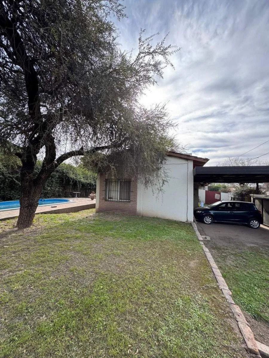 Venta  731 m, pileta y una casa lista para disfrutar en Villa Allende