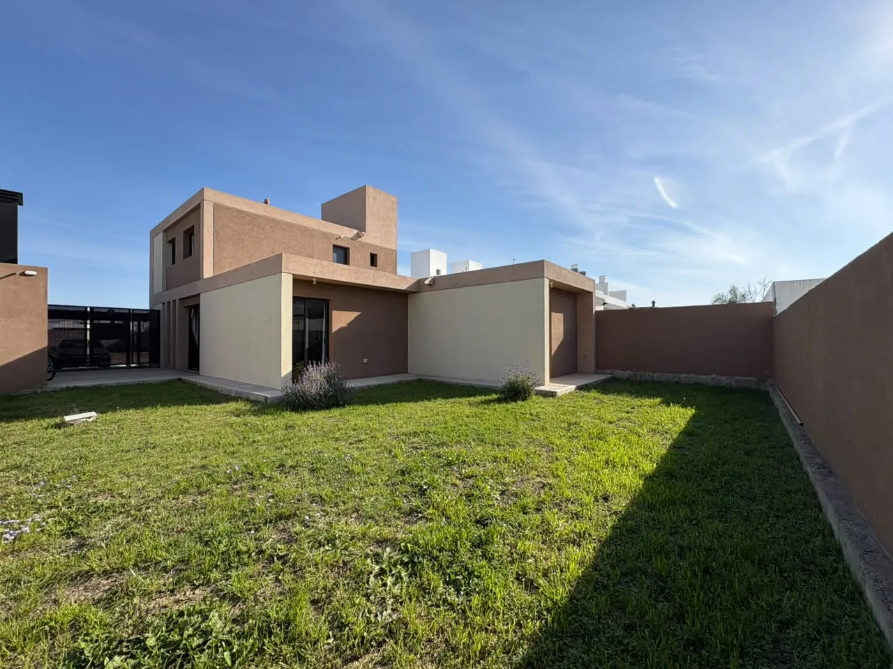 Docta - Venta Casa - 2 Dorm + Escritorio