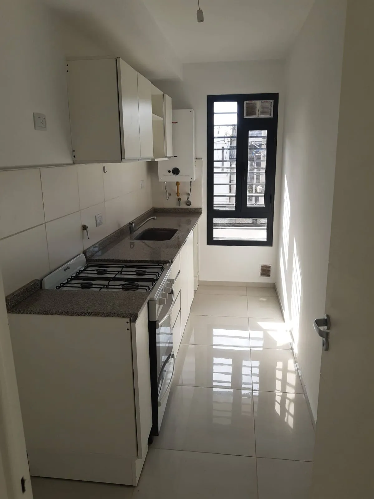 Se vende departamento un dormitorio. Balcón. Frente B° Gral Paz