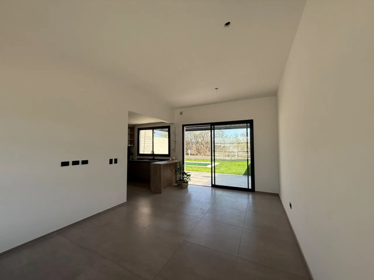 VENTA CASA DE CATEGORÍA EN DOCTA MALAGUEÑO - 2 DORMITORIOS C/ PILETA