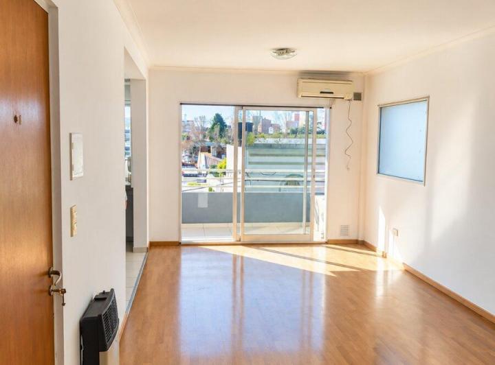 Departamento · 75m² · 5 Ambientes · 1 Cochera