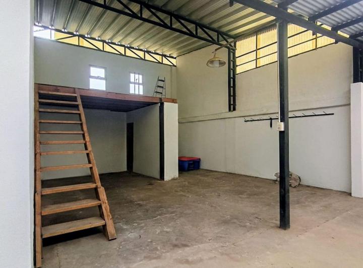 Depósito · 192m²