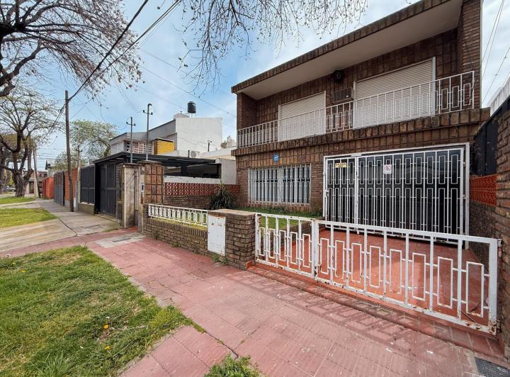 Casa · 140m² · 5 Ambientes