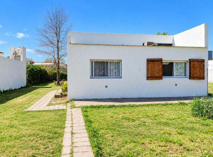 Casa · 80m² · 5 Ambientes · 1 Cochera
