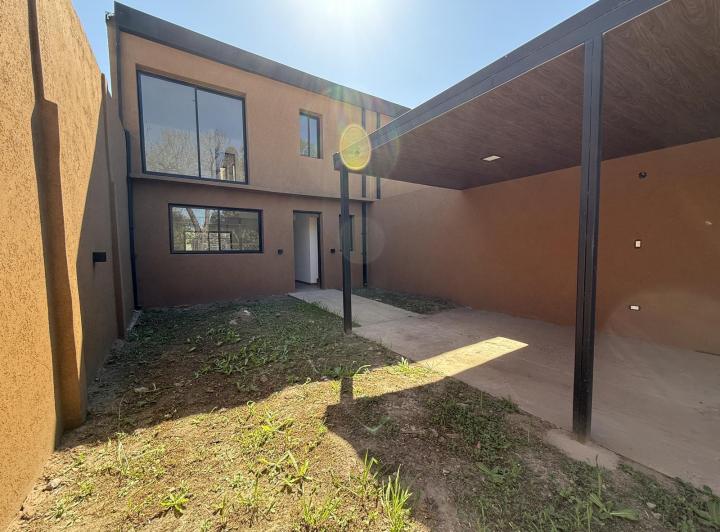 Casa · 125m² · 4 Ambientes · 1 Cochera