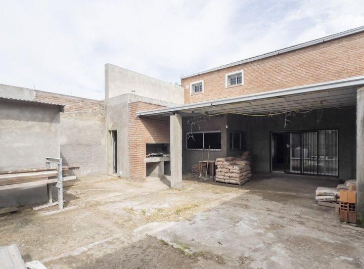 Casa · 178m² · 6 Ambientes · 1 Cochera