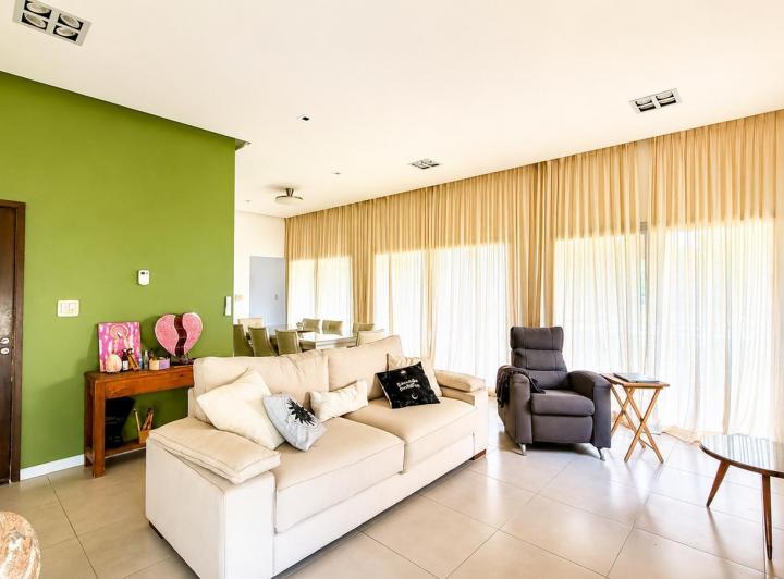 Casa · 180m² · 4 Ambientes · 2 Cocheras