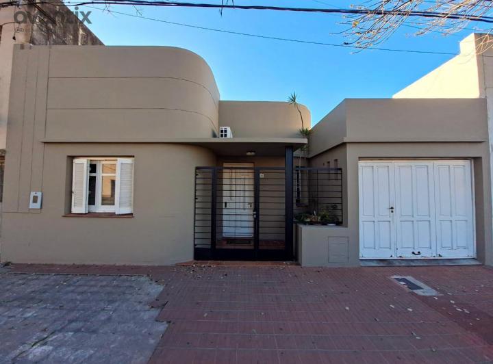 Casa · 102m² · 5 Ambientes · 1 Cochera