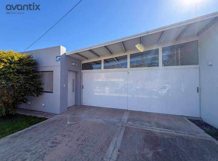 Casa · 149m² · 4 Ambientes · 2 Cocheras