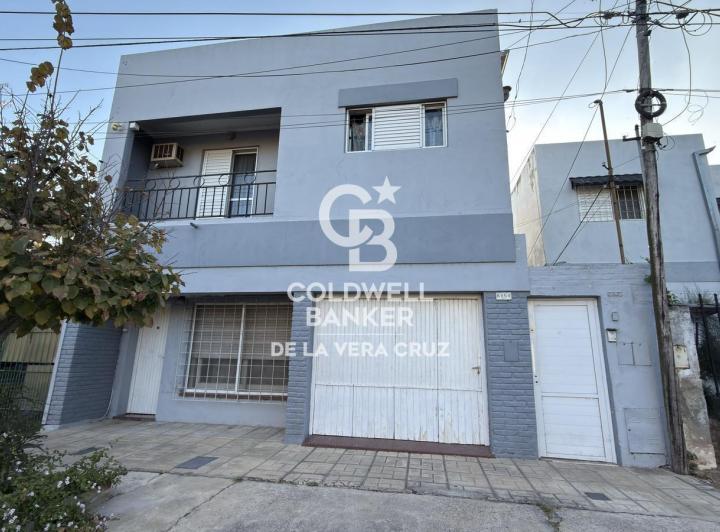 Casa · 253m² · 10 Ambientes · 1 Cochera