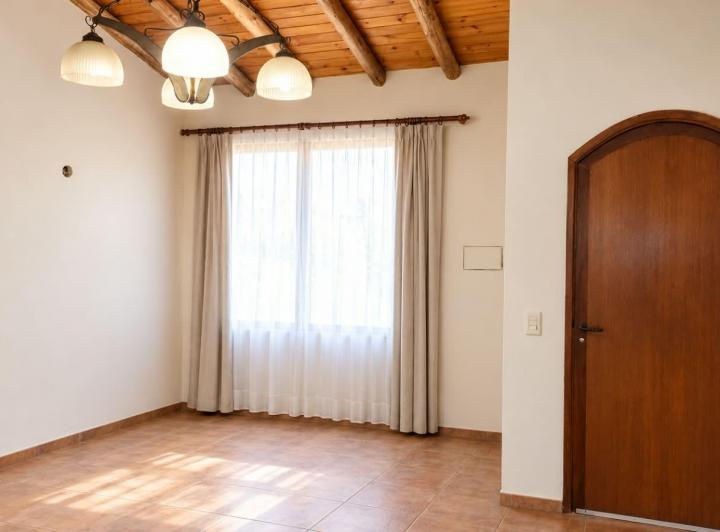 Casa · 140m² · 3 Dormitorios · 2 Cocheras