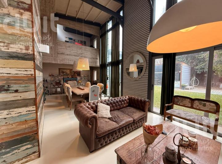 Casa · 400m² · 7 Ambientes · 1 Cochera