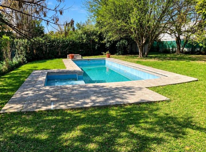Casa · 300m² · 1 Ambiente · 2 Cocheras