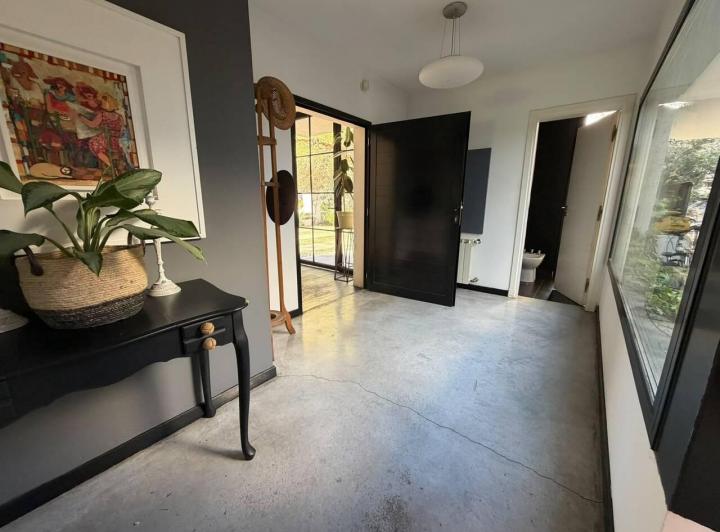 Casa · 340m² · 6 Ambientes · 2 Cocheras