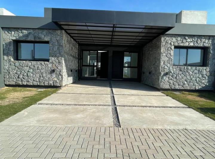 Casa · 62m² · 4 Ambientes · 1 Cochera