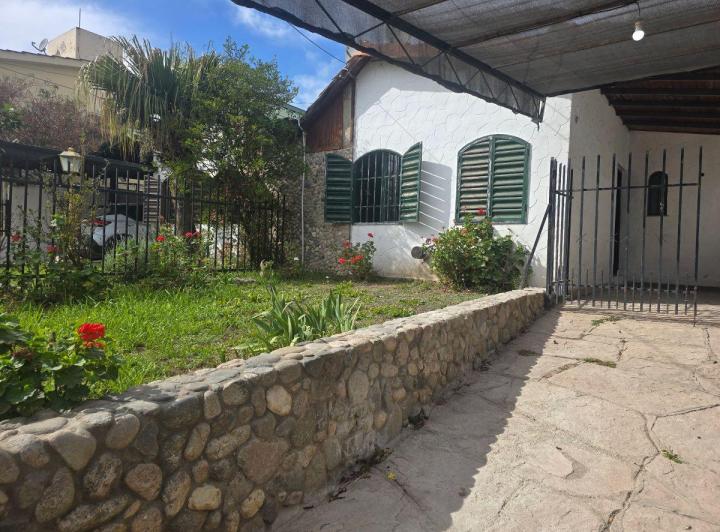 Casa · 80m² · 4 Ambientes · 1 Cochera
