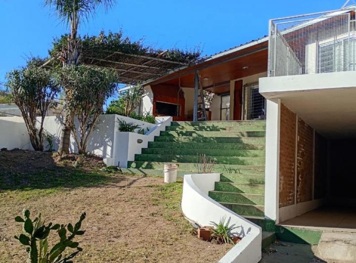 Casa · 500m² · 2 Ambientes · 2 Cocheras