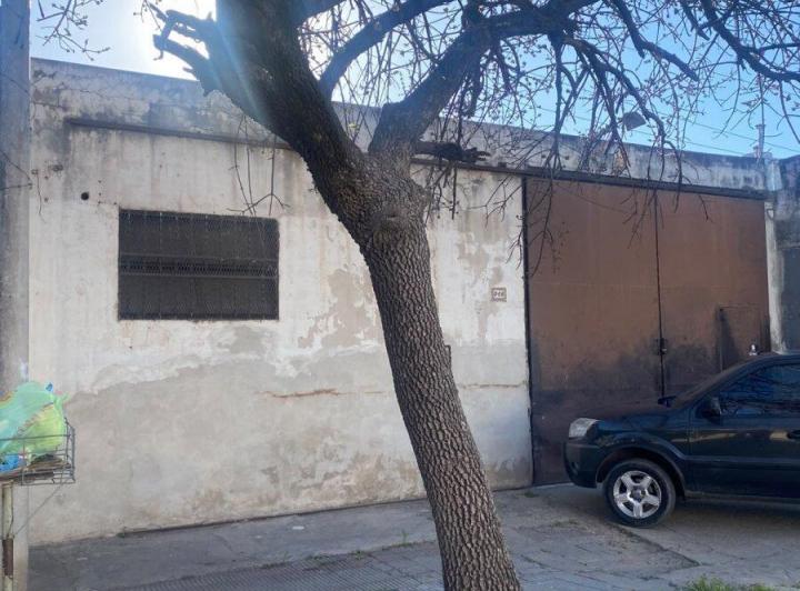 Bodega-Galpón · 200m² · 3 Ambientes · 1 Cochera
