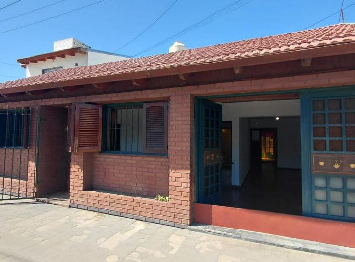 Casa · 156m² · 4 Ambientes · 2 Cocheras