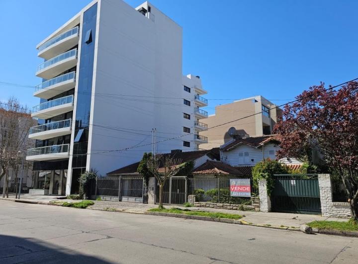 Terreno · 215m² · 3 Dormitorios · 1 Cochera