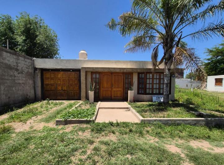 Casa · 200m² · 2 Ambientes · 1 Cochera
