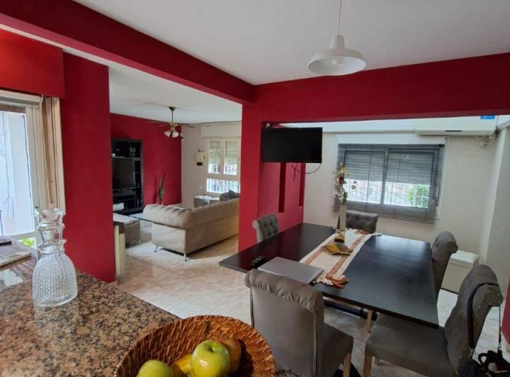 Casa · 159m² · 5 Ambientes · 1 Cochera