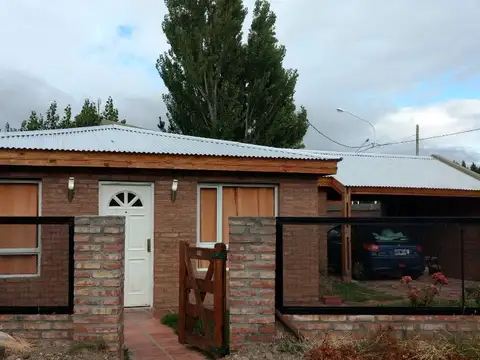 Venta casa 3 ambientes parquizada en los antiguos