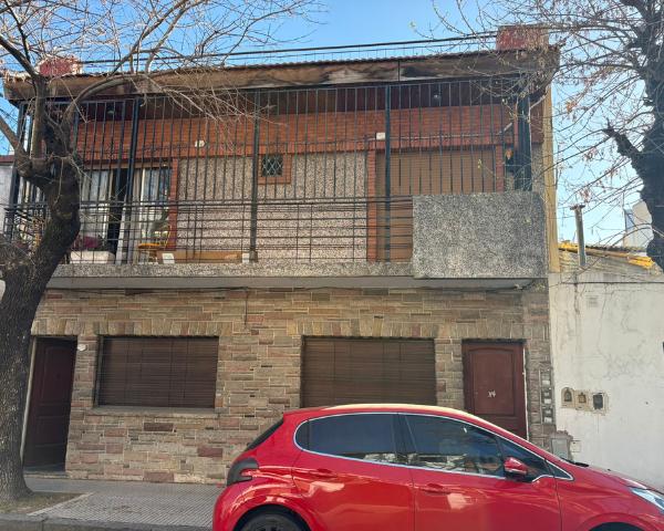 Casa · 200m² · 10 Ambientes