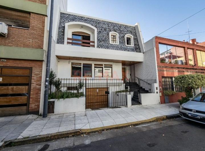 Casa · 254m² · 4 Ambientes · 1 Cochera