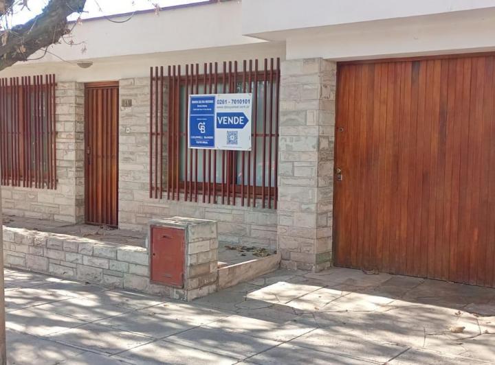 Casa · 177m² · 5 Ambientes · 2 Cocheras