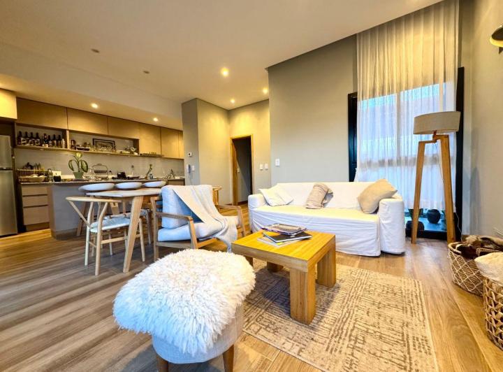 Casa · 110m² · 3 Ambientes · 2 Cocheras