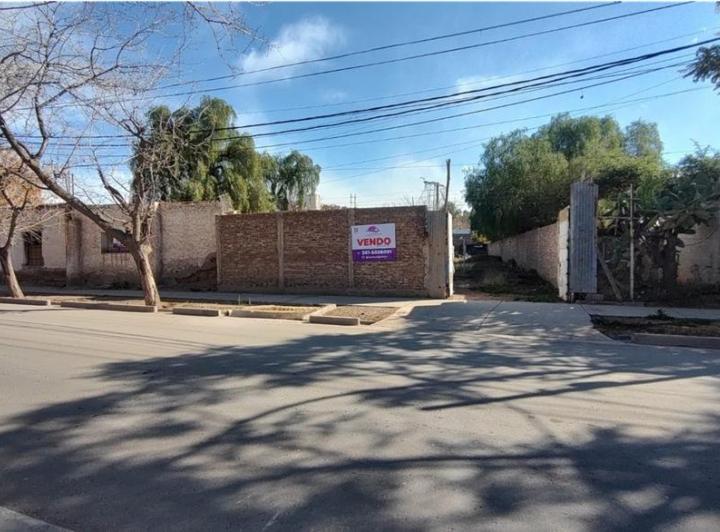 Terreno · 1350m²